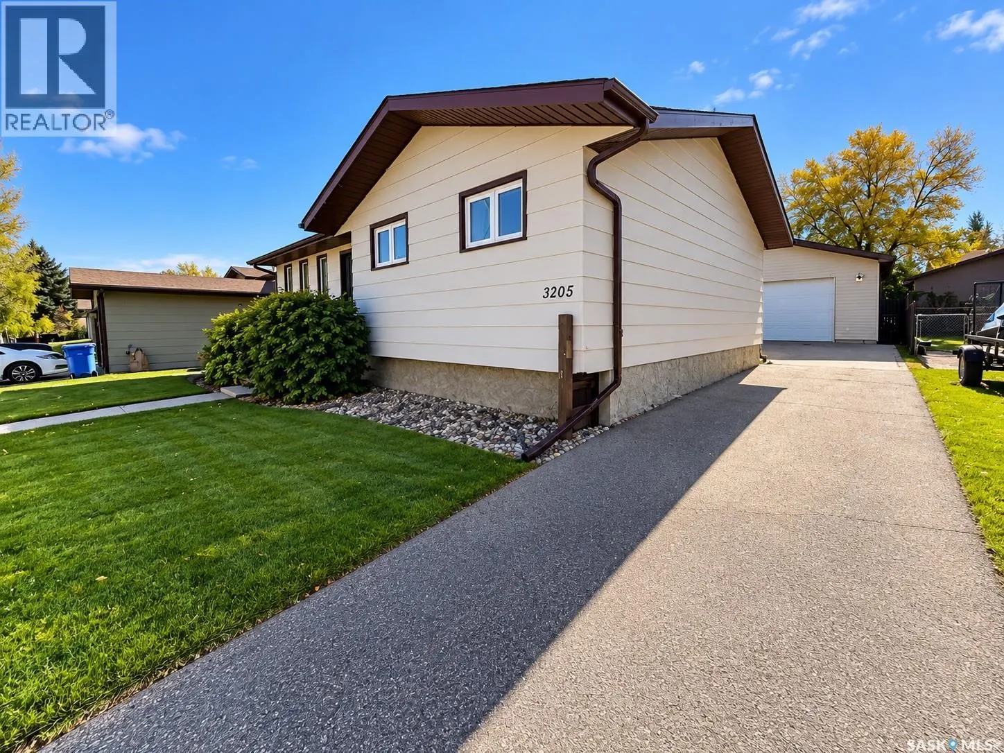 3205 Bliss CRESCENT