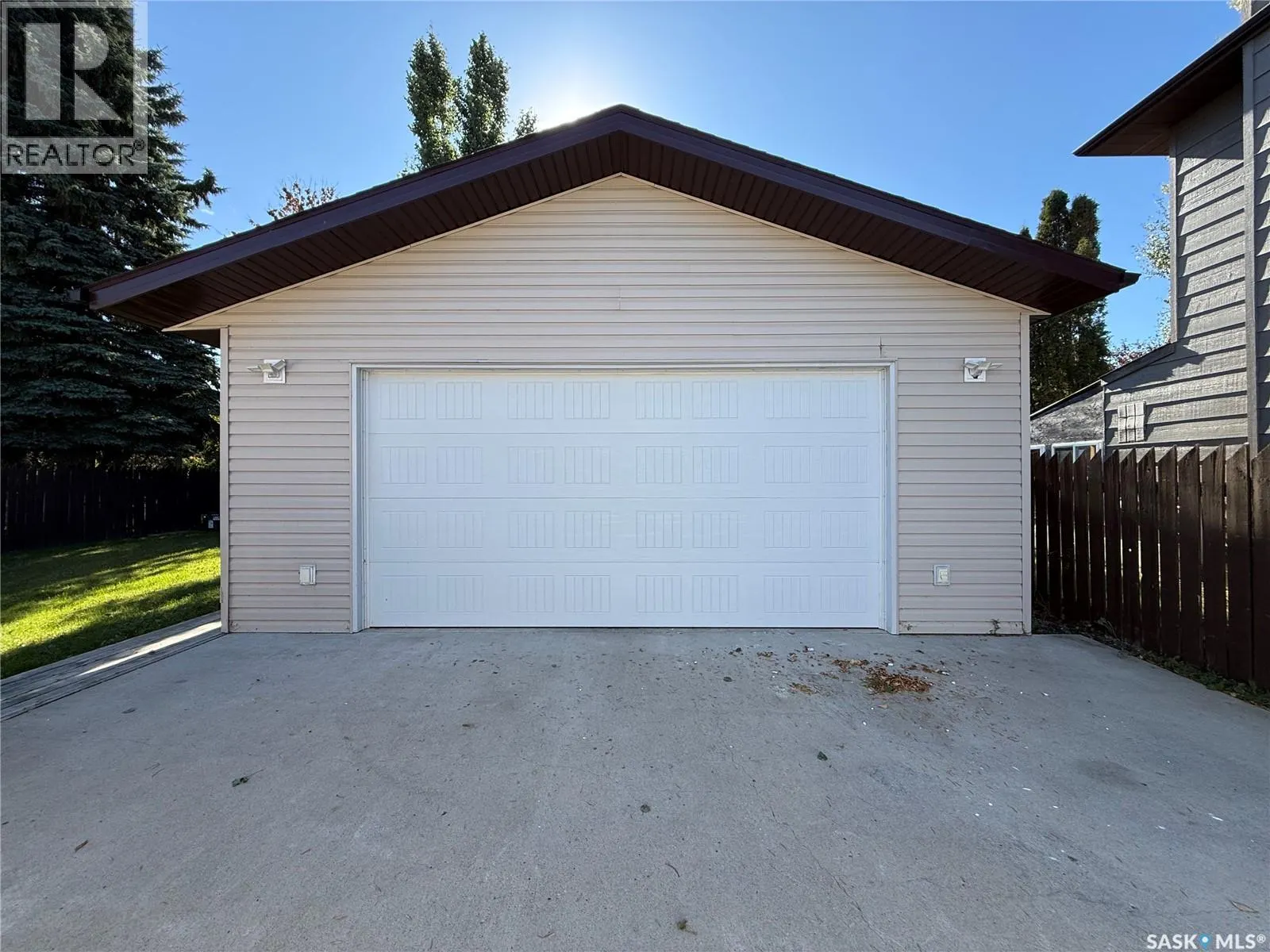 3205 Bliss CRESCENT
