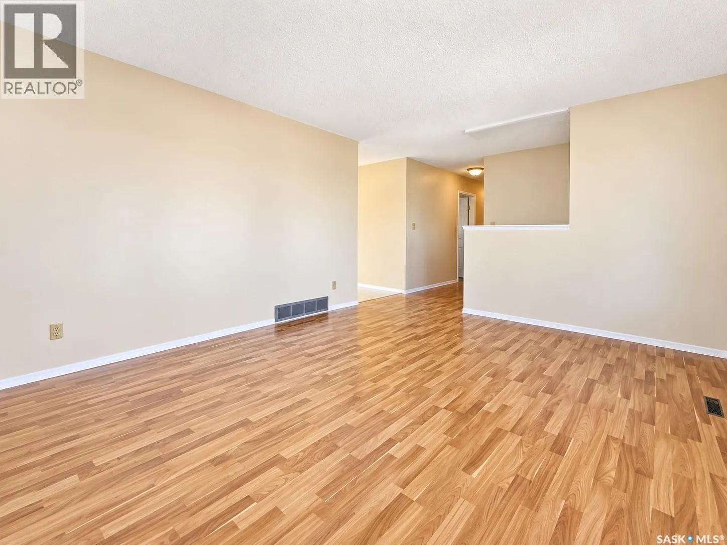 3205 Bliss CRESCENT