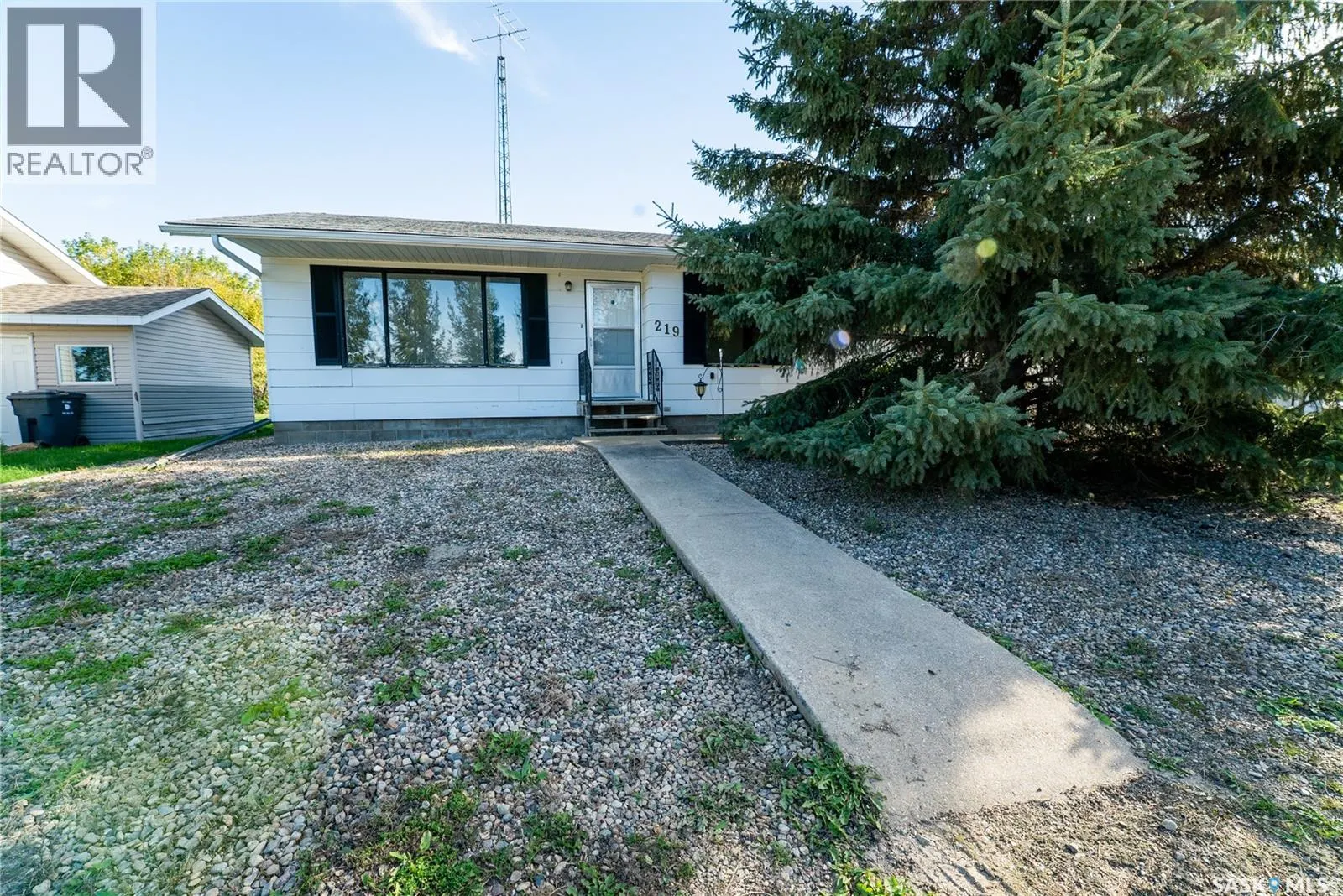 219 Railway AVENUE W