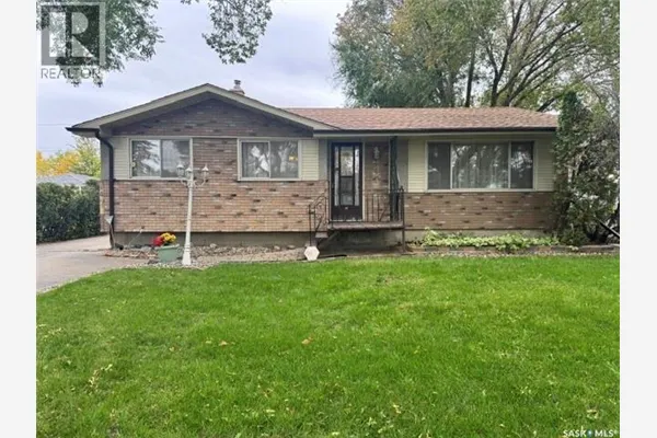 147 Woodward AVENUE