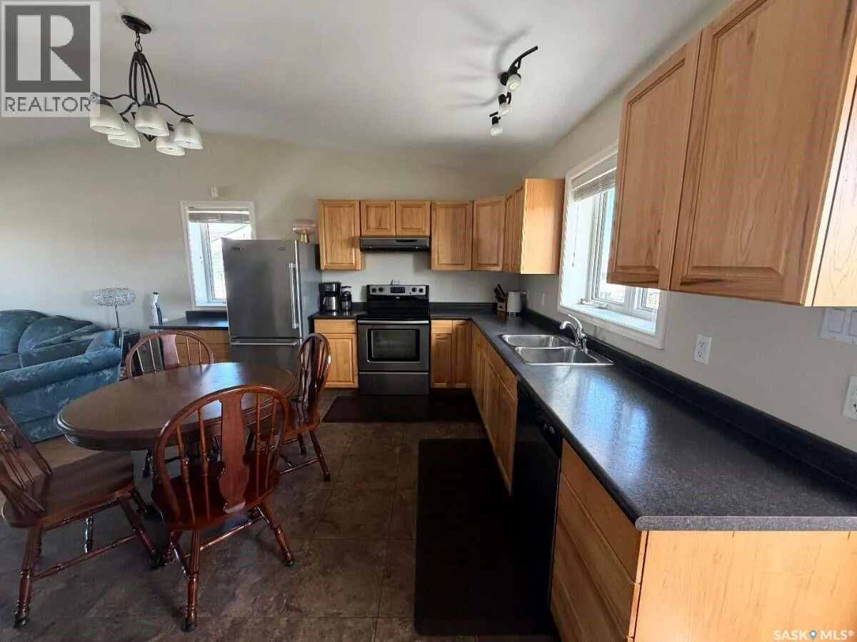 3 Poplar PLACE