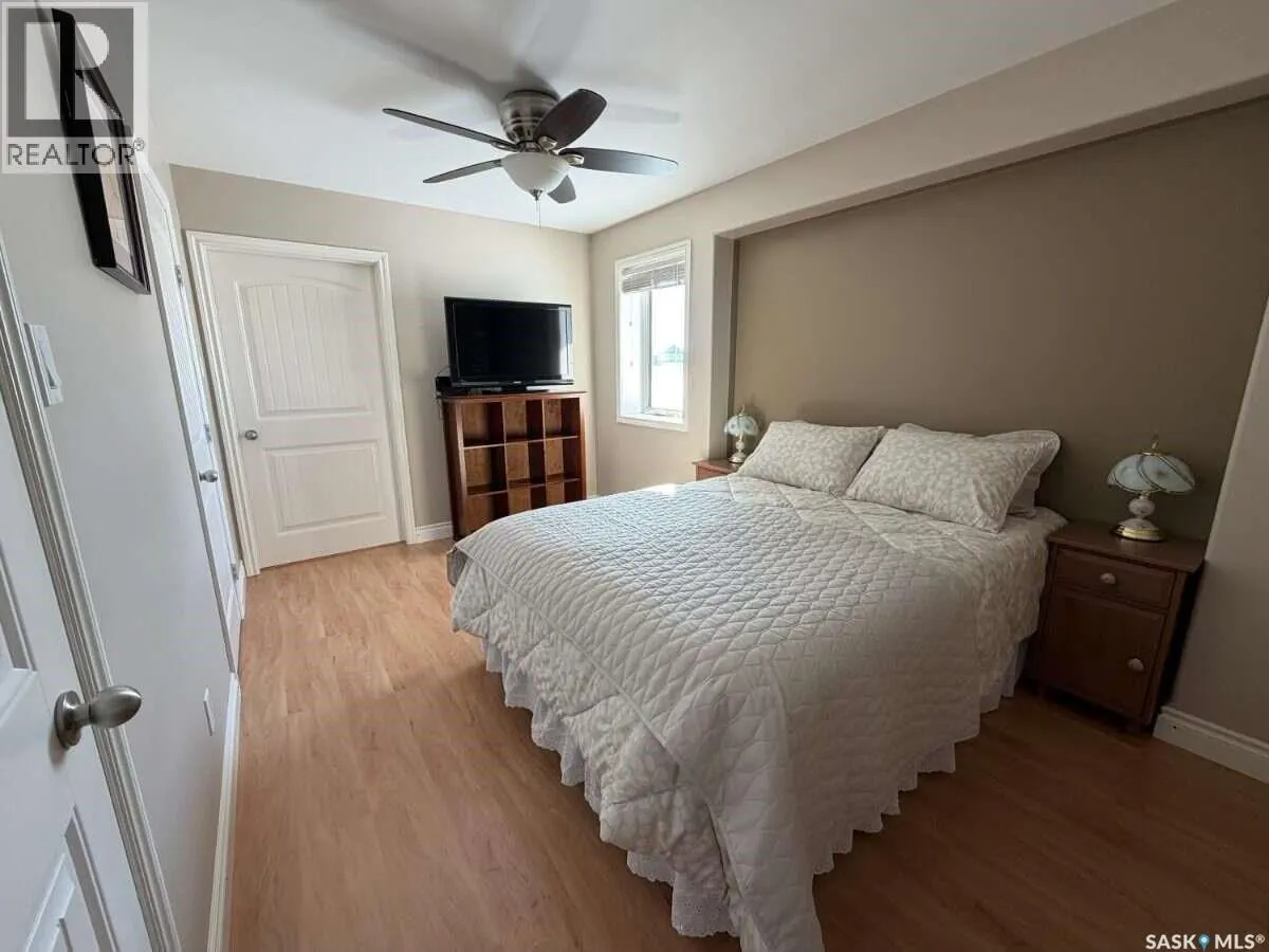 3 Poplar PLACE