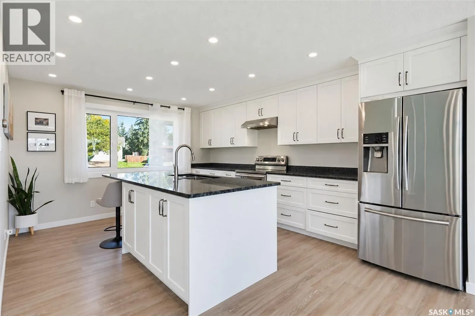 25 CAPILANO DRIVE