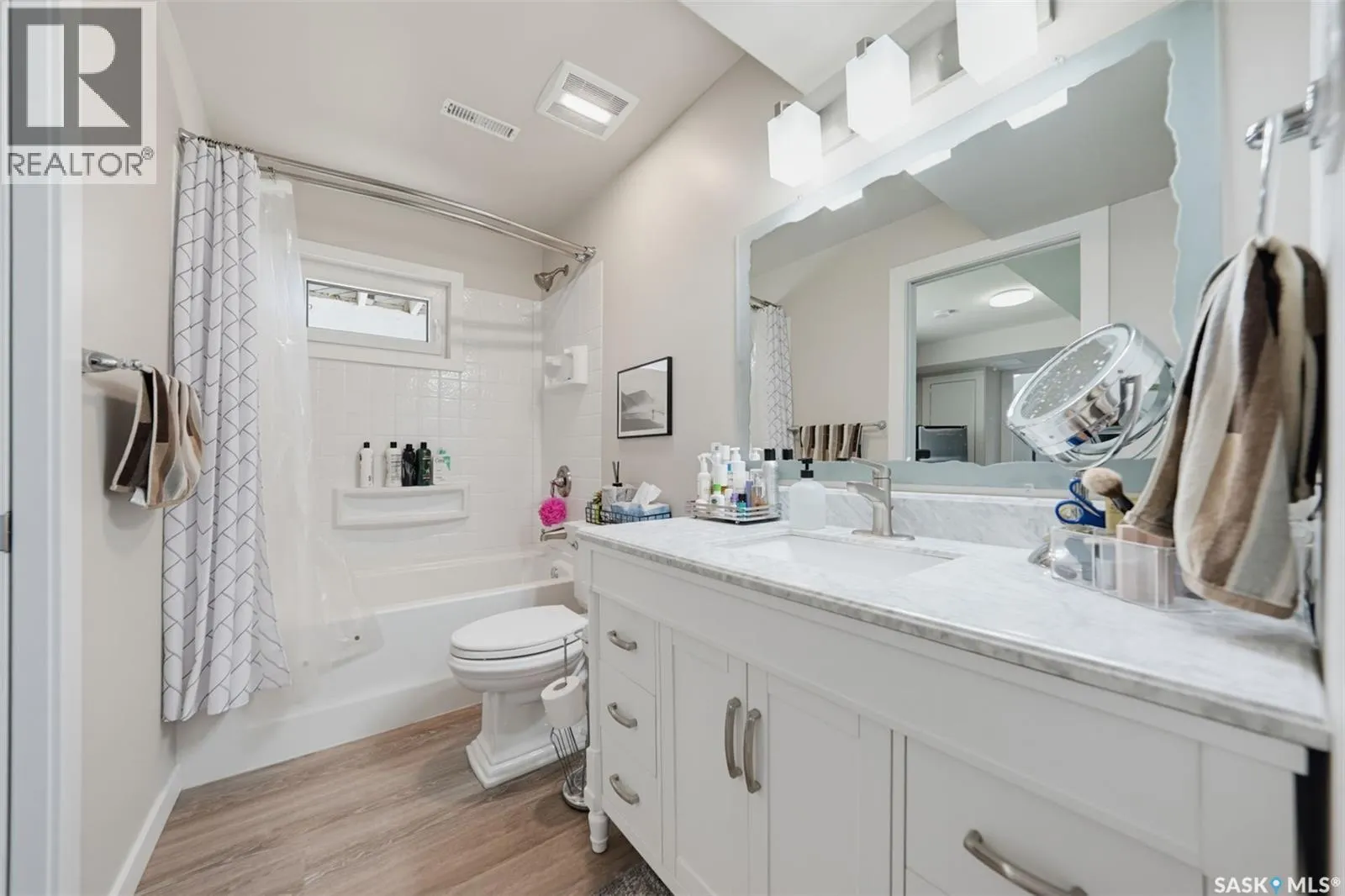 25 CAPILANO DRIVE