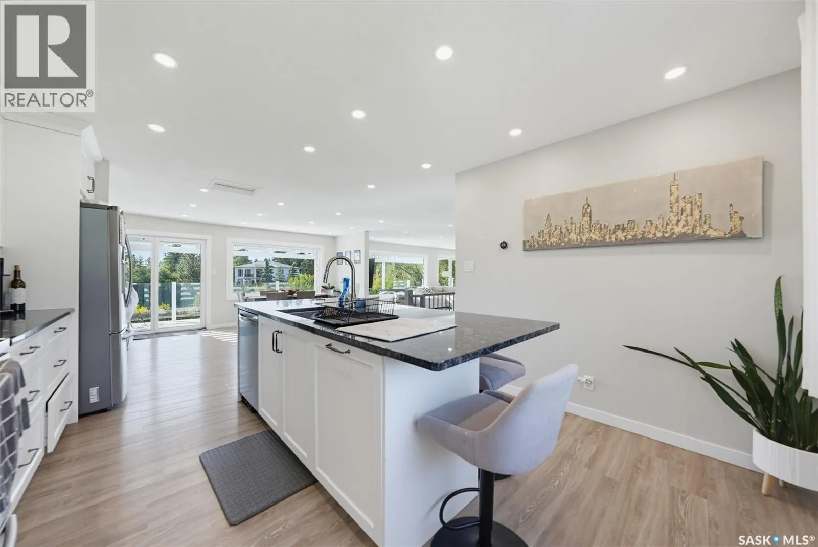 25 CAPILANO DRIVE