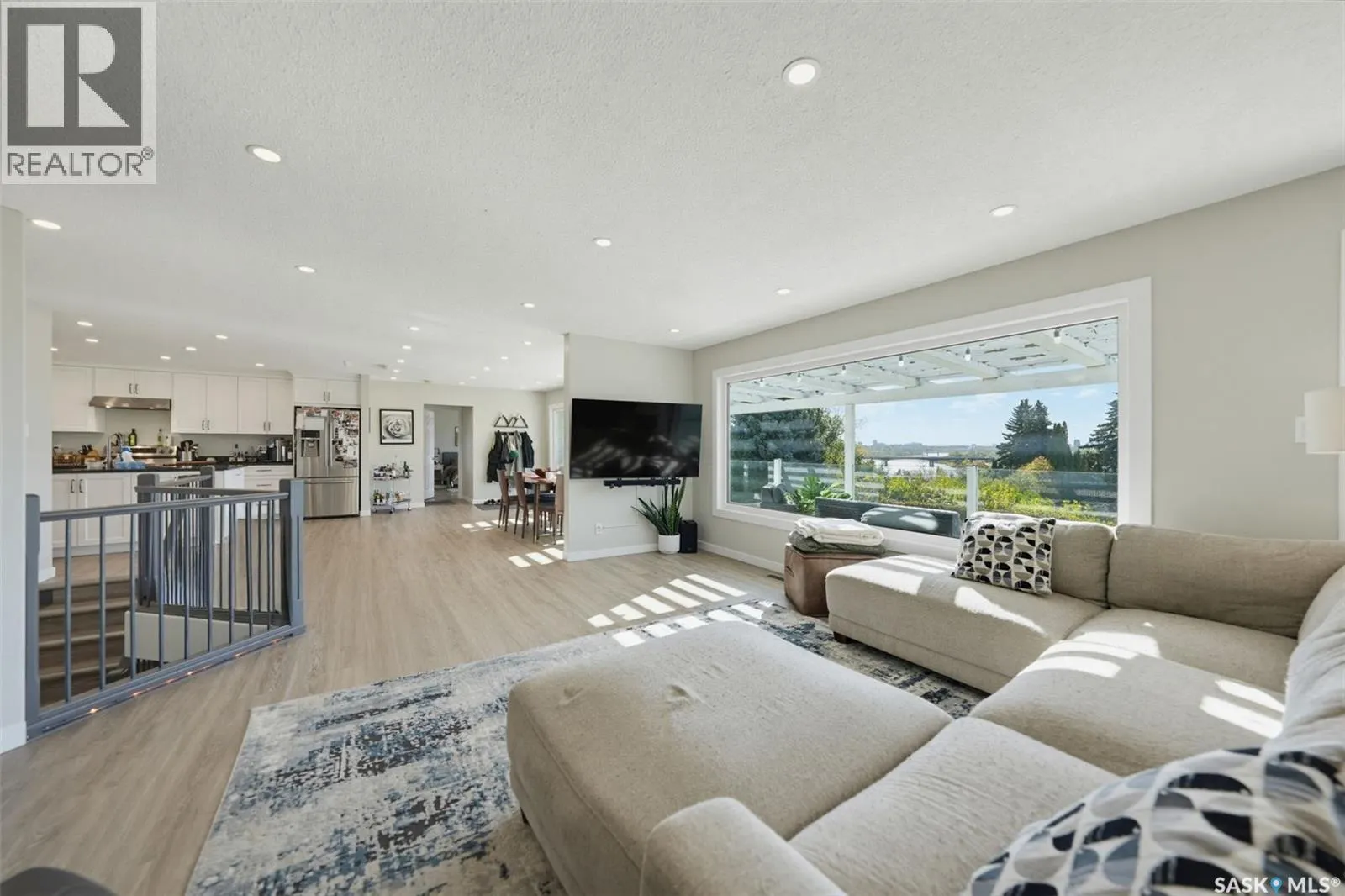 25 CAPILANO DRIVE
