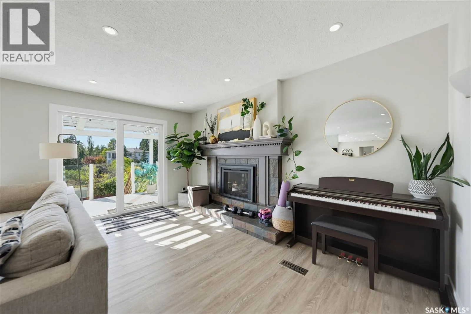 25 CAPILANO DRIVE