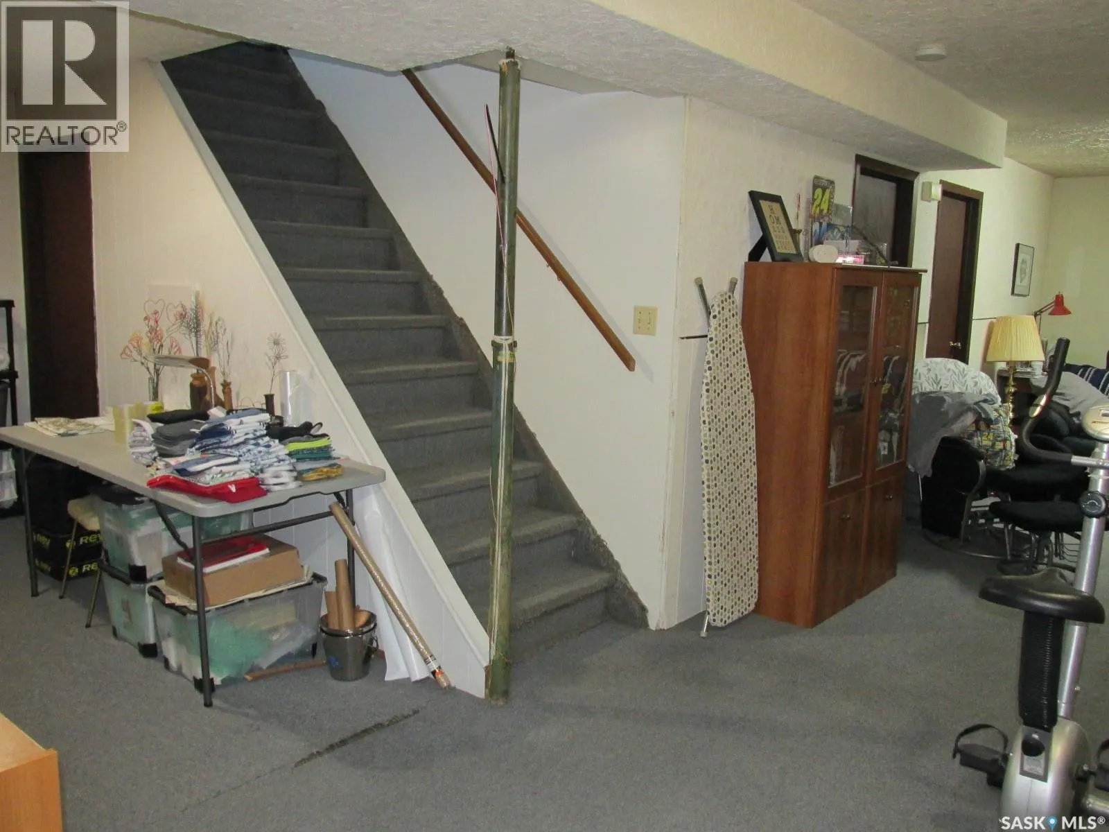 1103 3rd STREET W