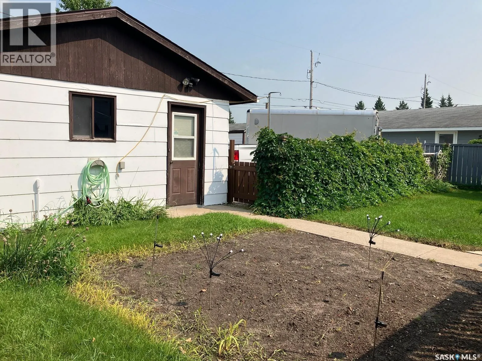 1103 3rd STREET W