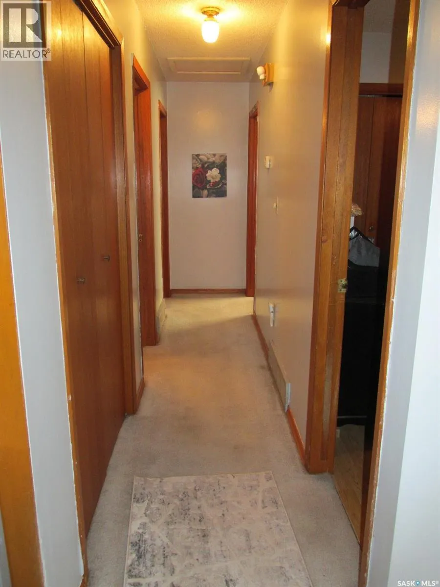 1103 3rd STREET W