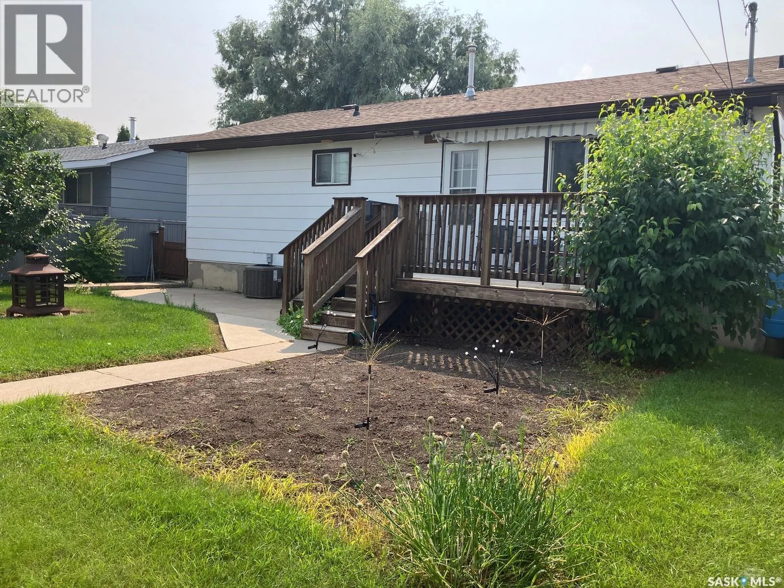 1103 3rd STREET W