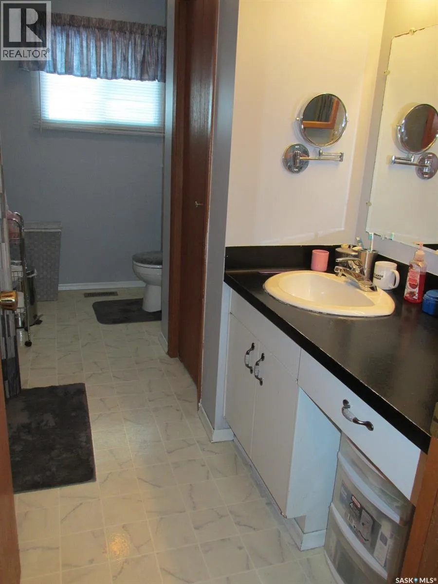 1103 3rd STREET W