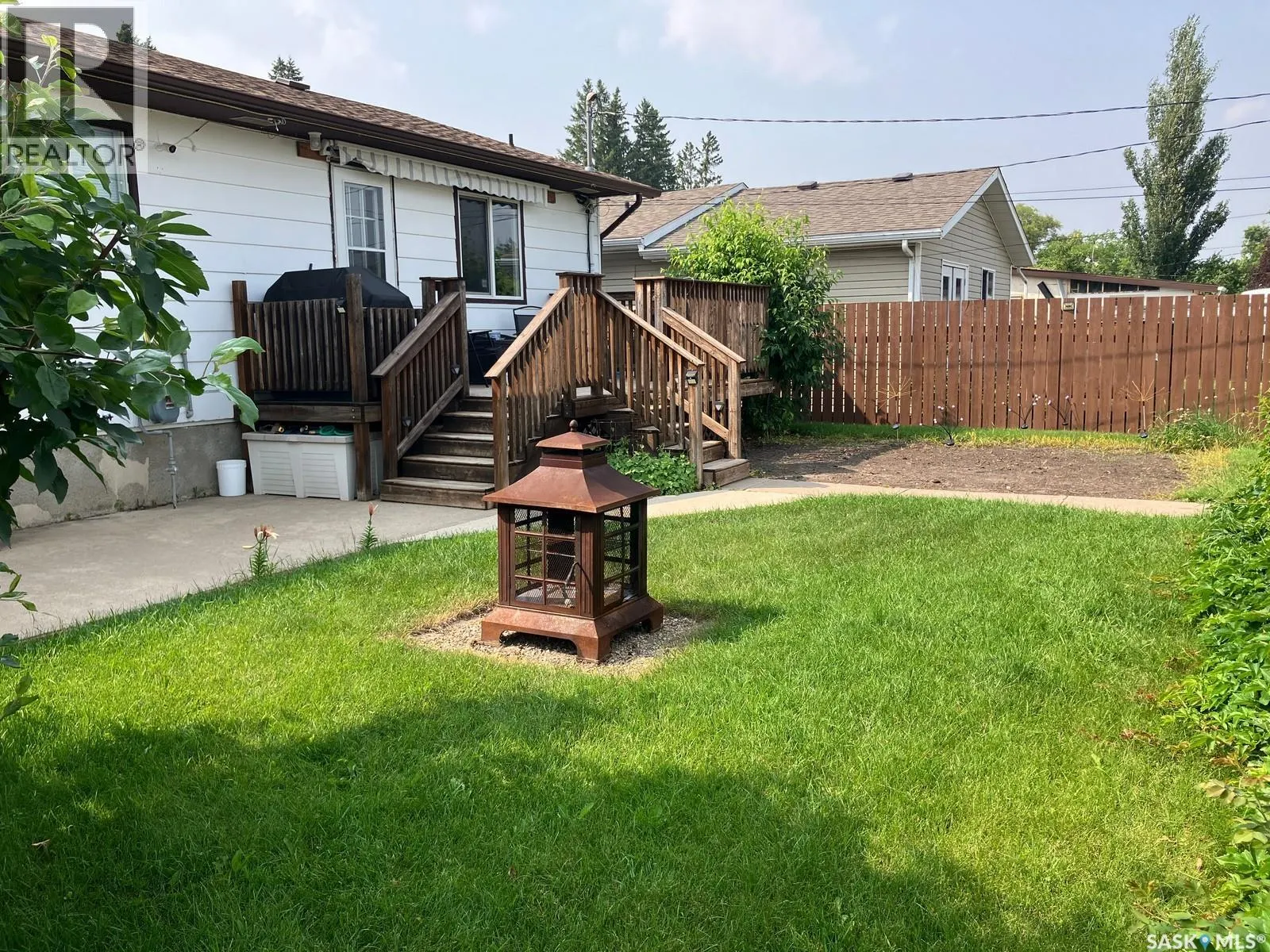 1103 3rd STREET W