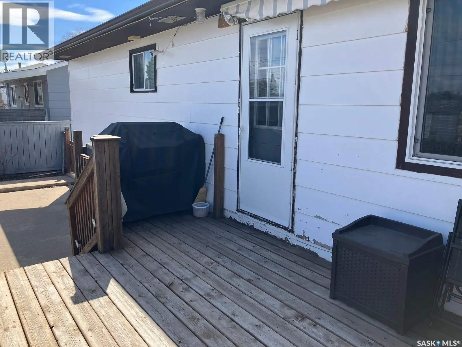 1103 3rd STREET W