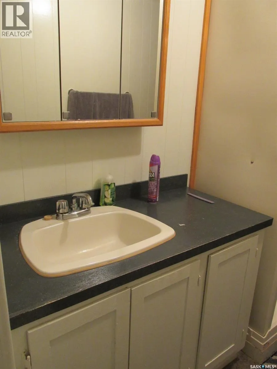 1103 3rd STREET W