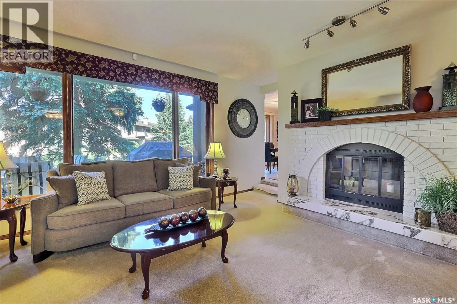 338 Avon DRIVE