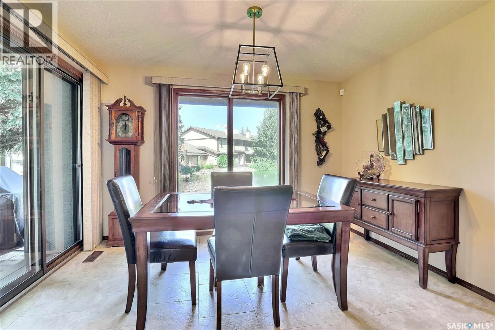338 Avon DRIVE