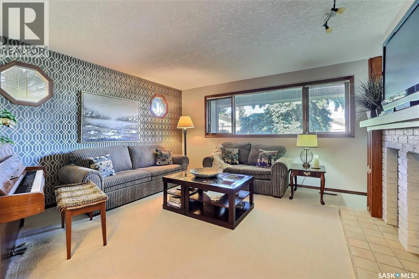 338 Avon DRIVE