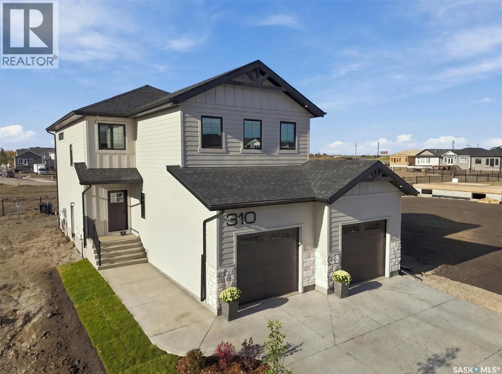 310 Traeger MANOR