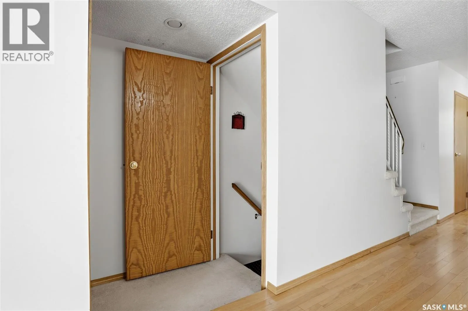 246 Plainsview DRIVE