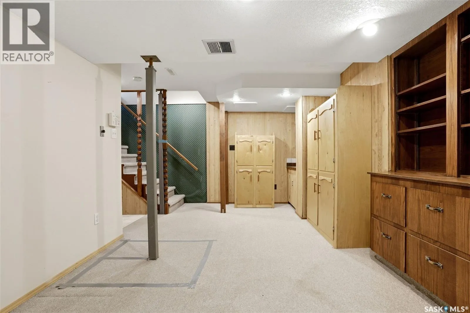 246 Plainsview DRIVE