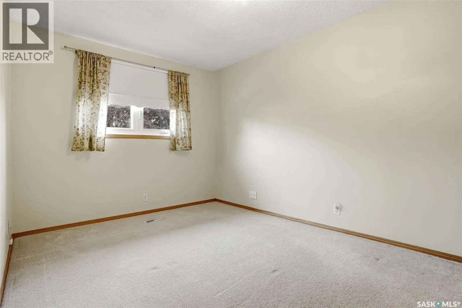 246 Plainsview DRIVE