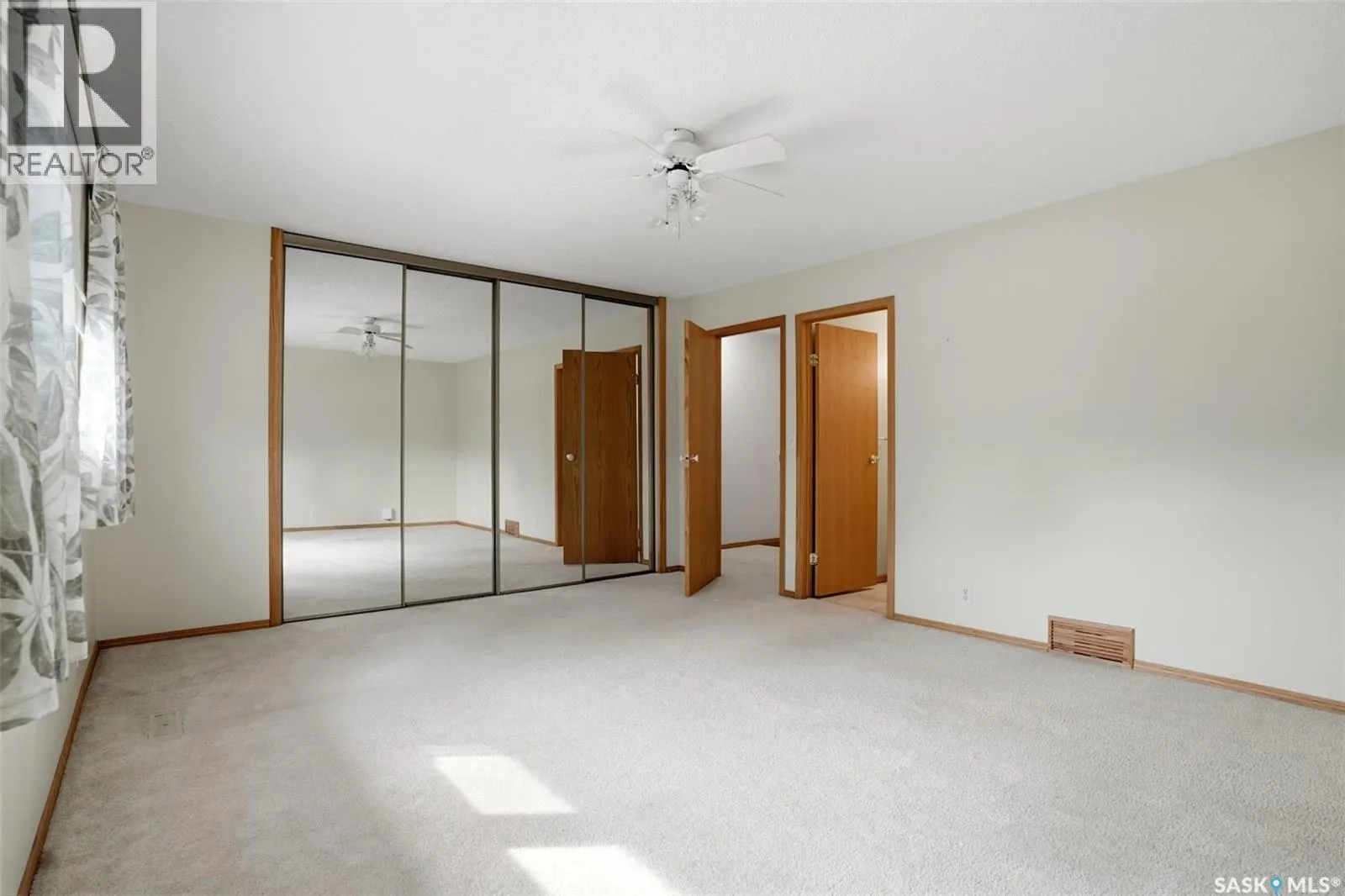 246 Plainsview DRIVE