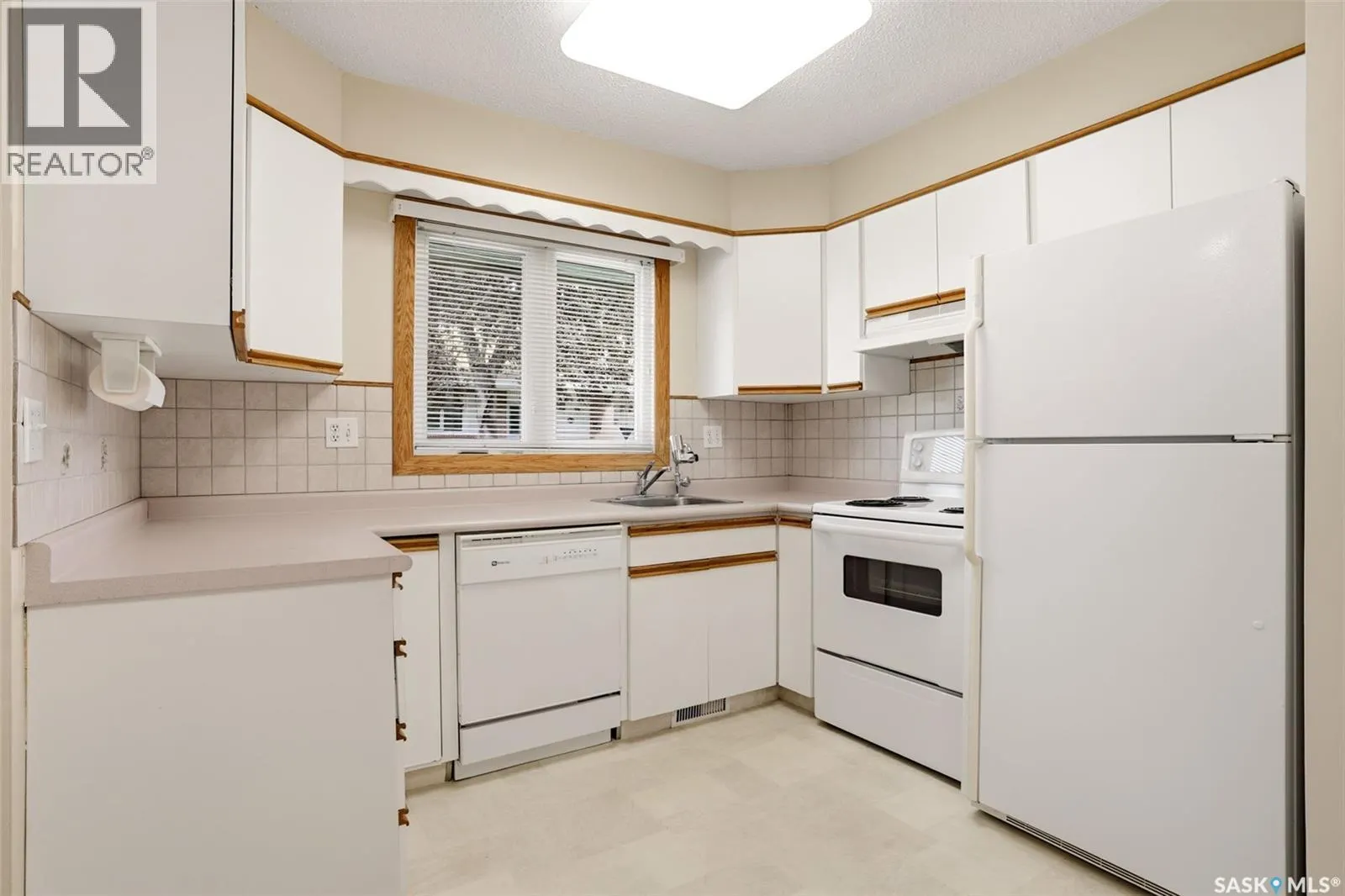 246 Plainsview DRIVE