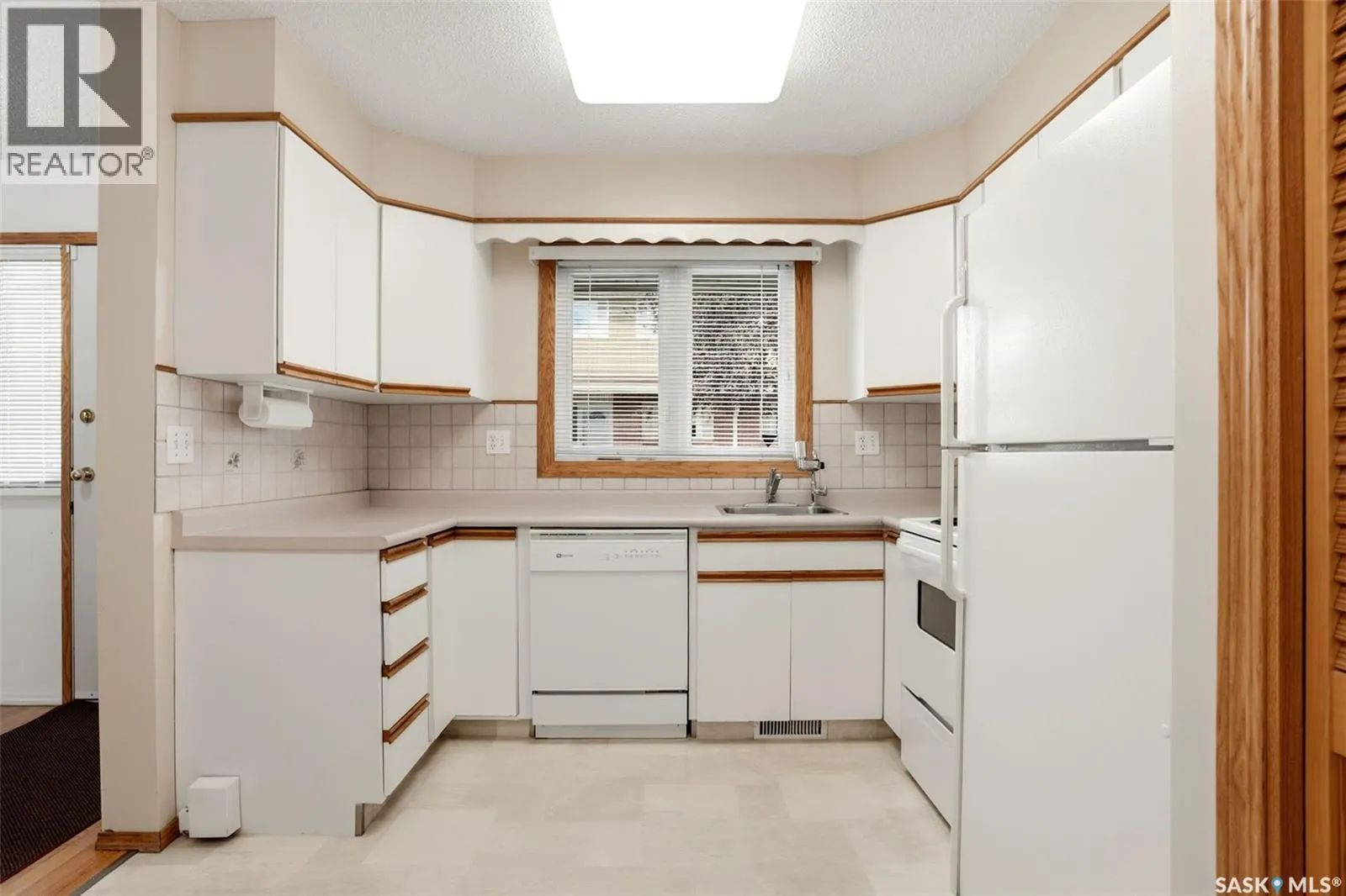 246 Plainsview DRIVE