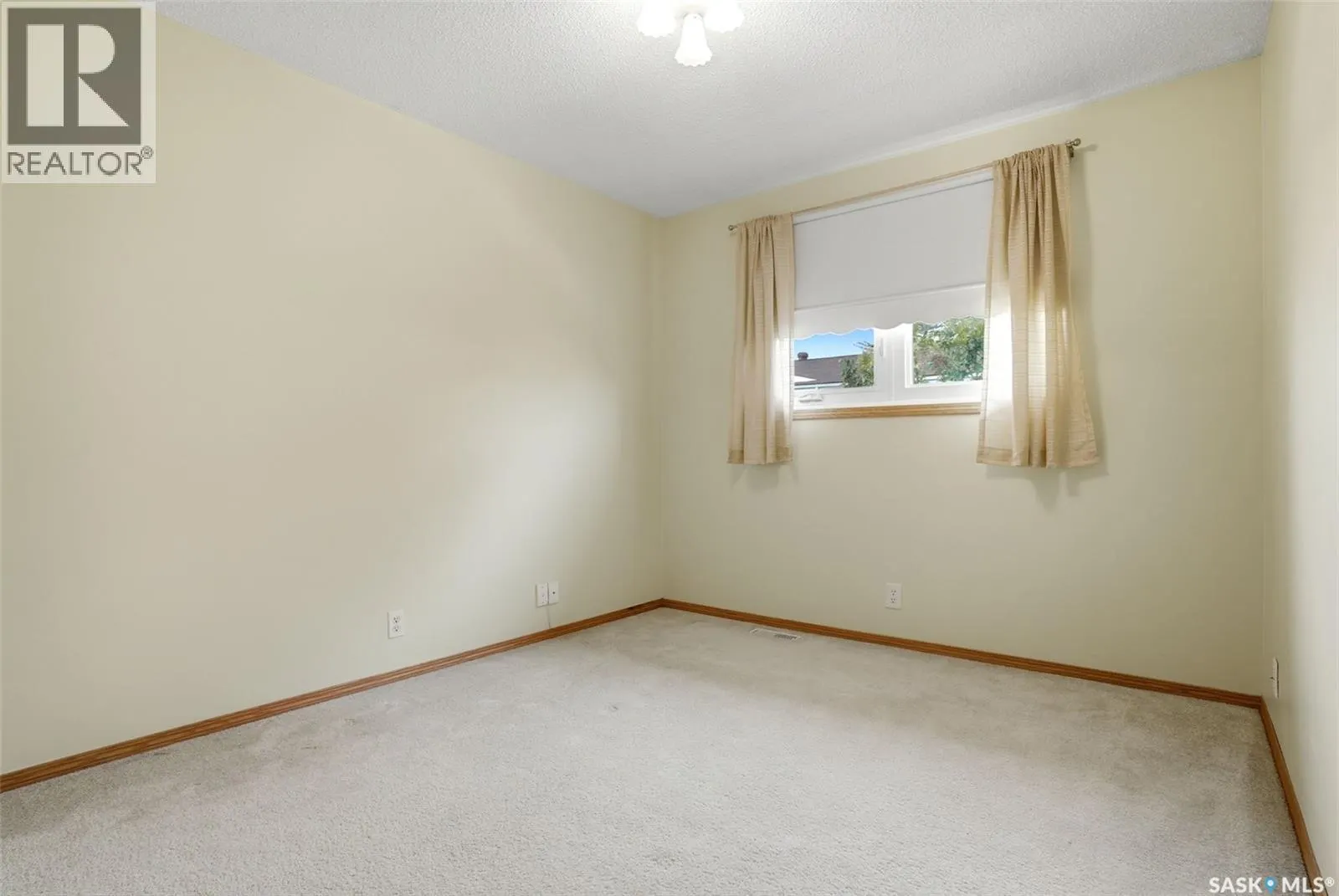 246 Plainsview DRIVE