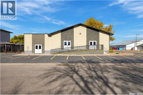 New listing for sale: 208 Main STREET W, Warman, SK