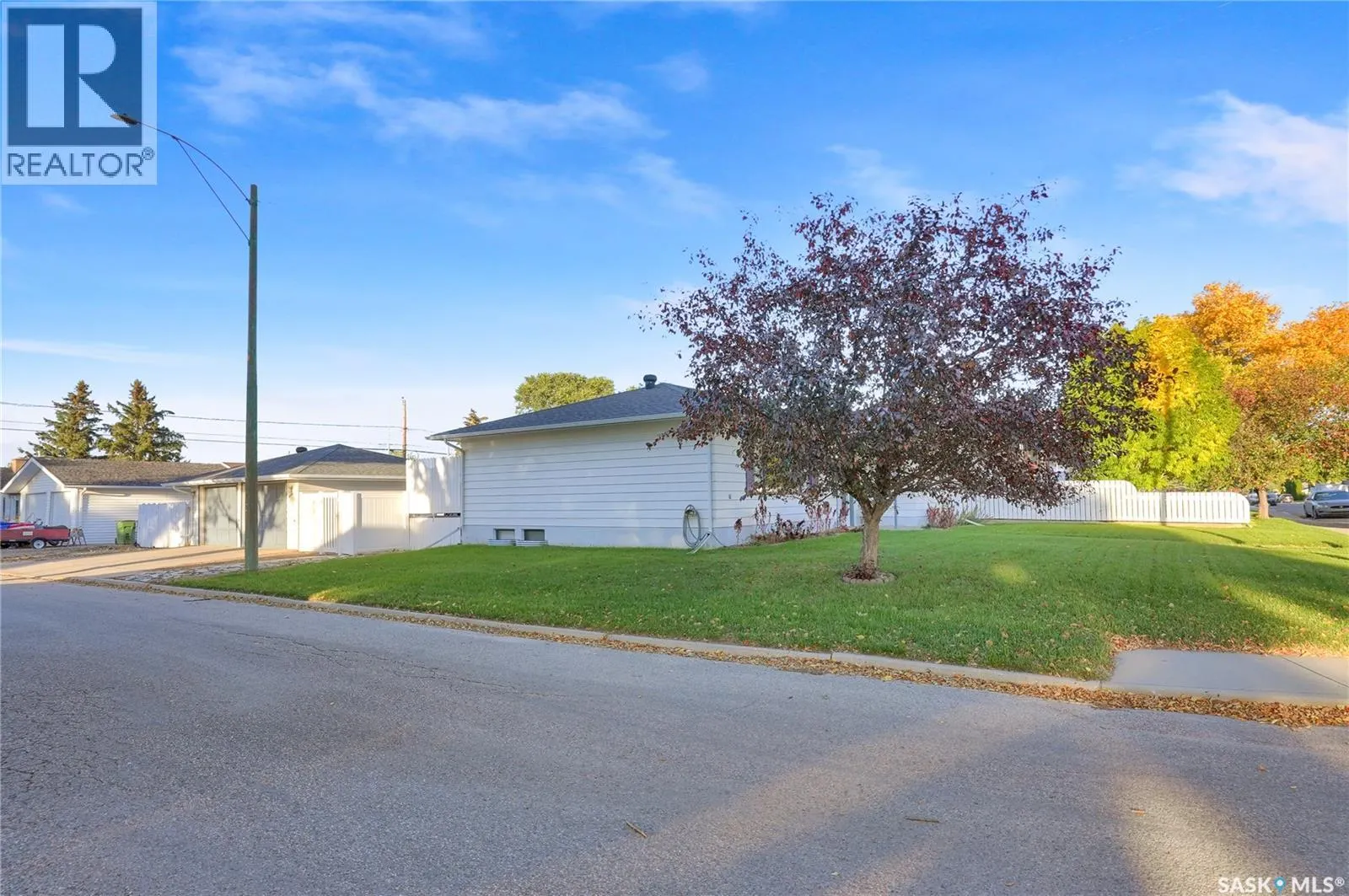 972 SIMCOE STREET