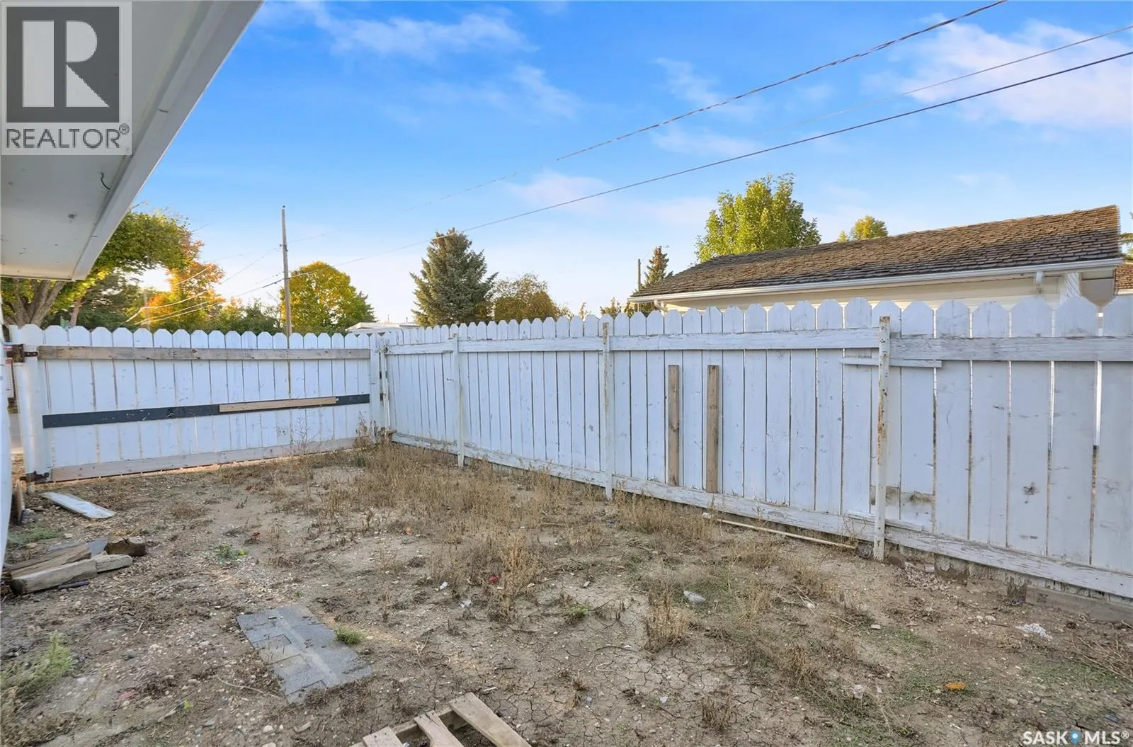 972 SIMCOE STREET