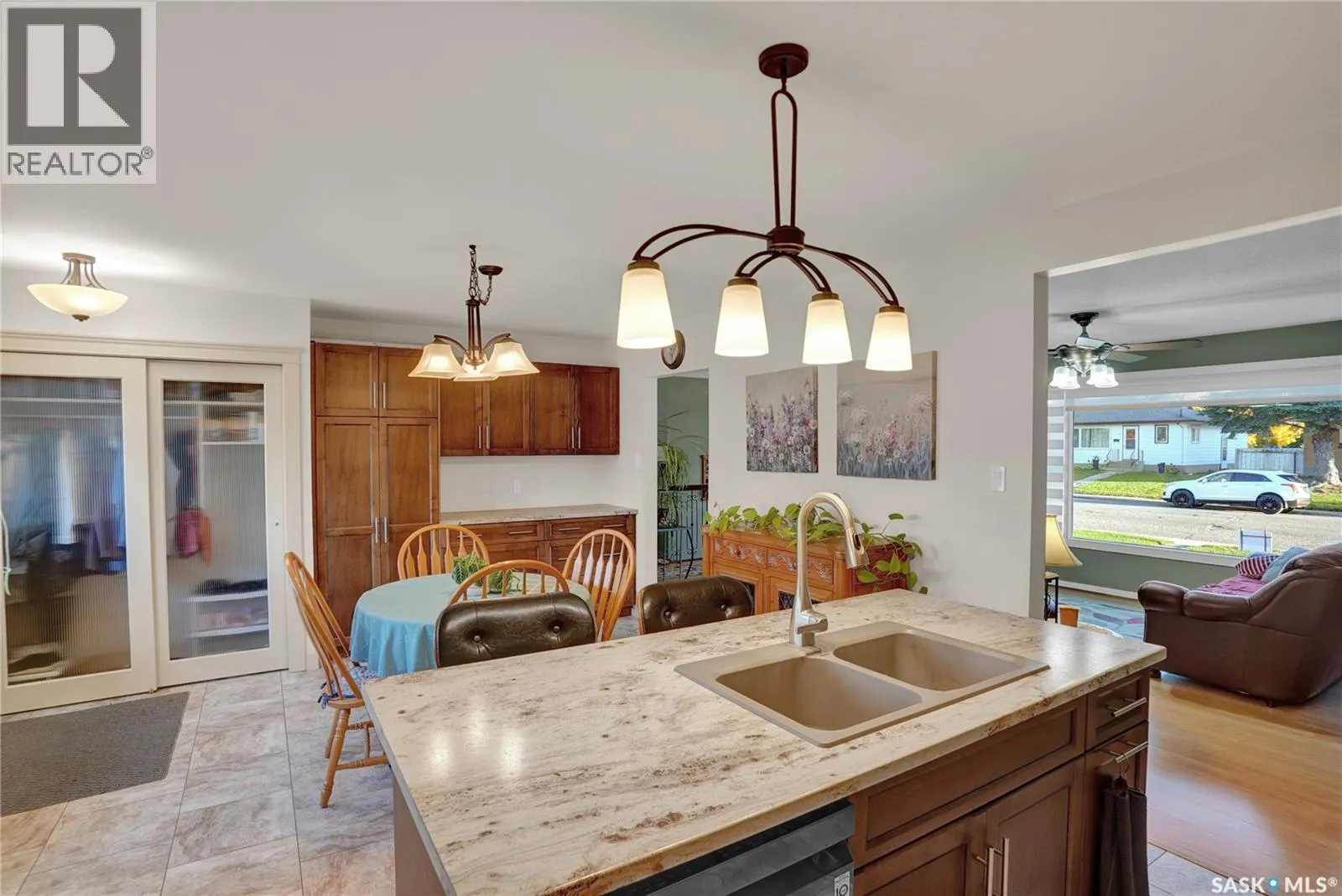972 SIMCOE STREET