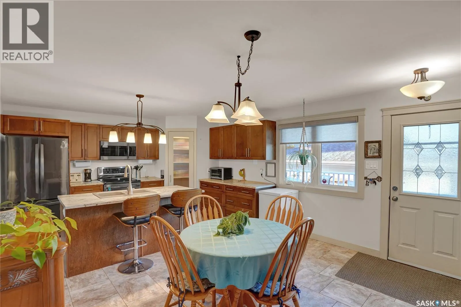 972 SIMCOE STREET