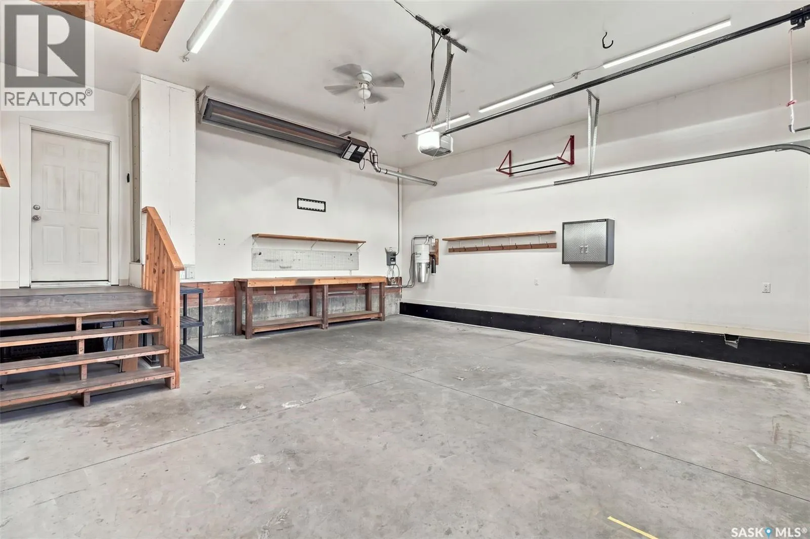 638 Aspen CRESCENT