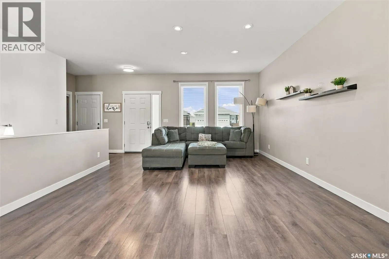638 Aspen CRESCENT