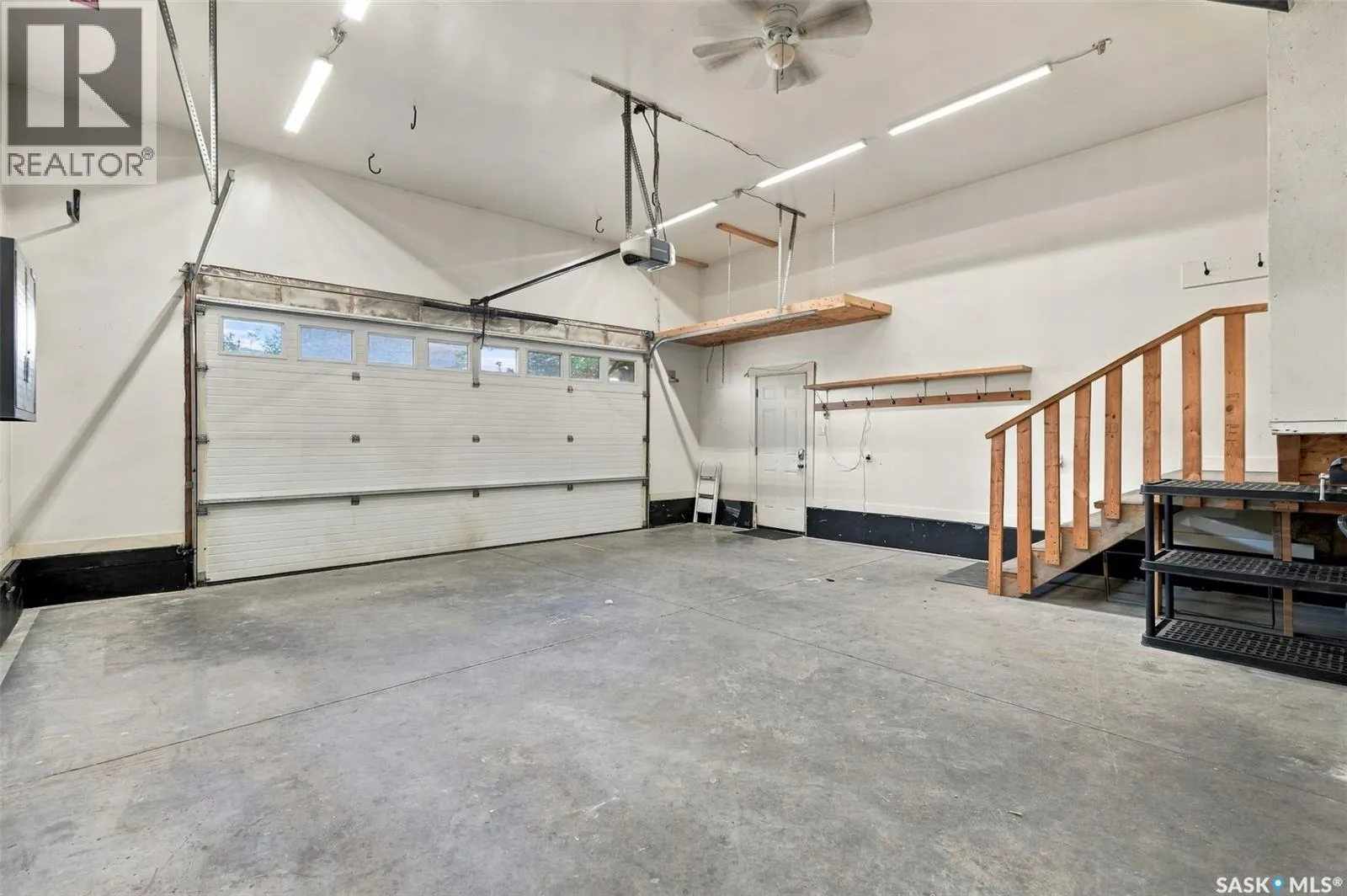 638 Aspen CRESCENT