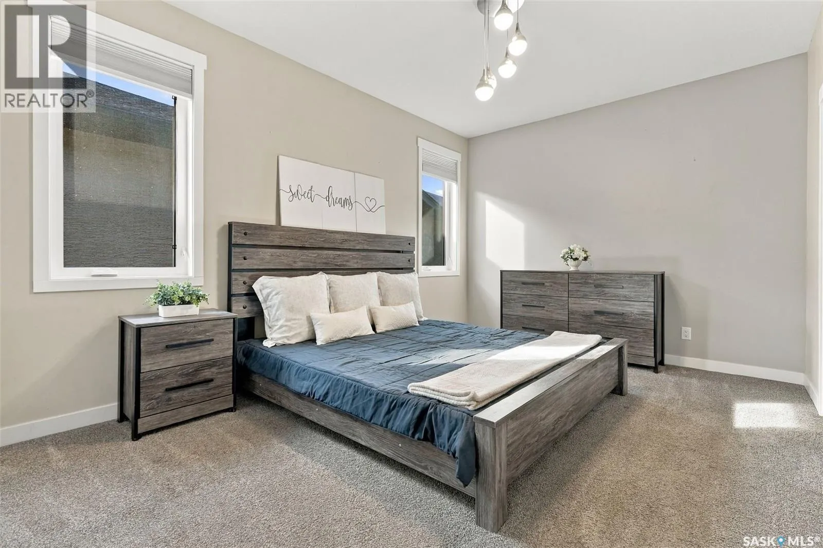 638 Aspen CRESCENT