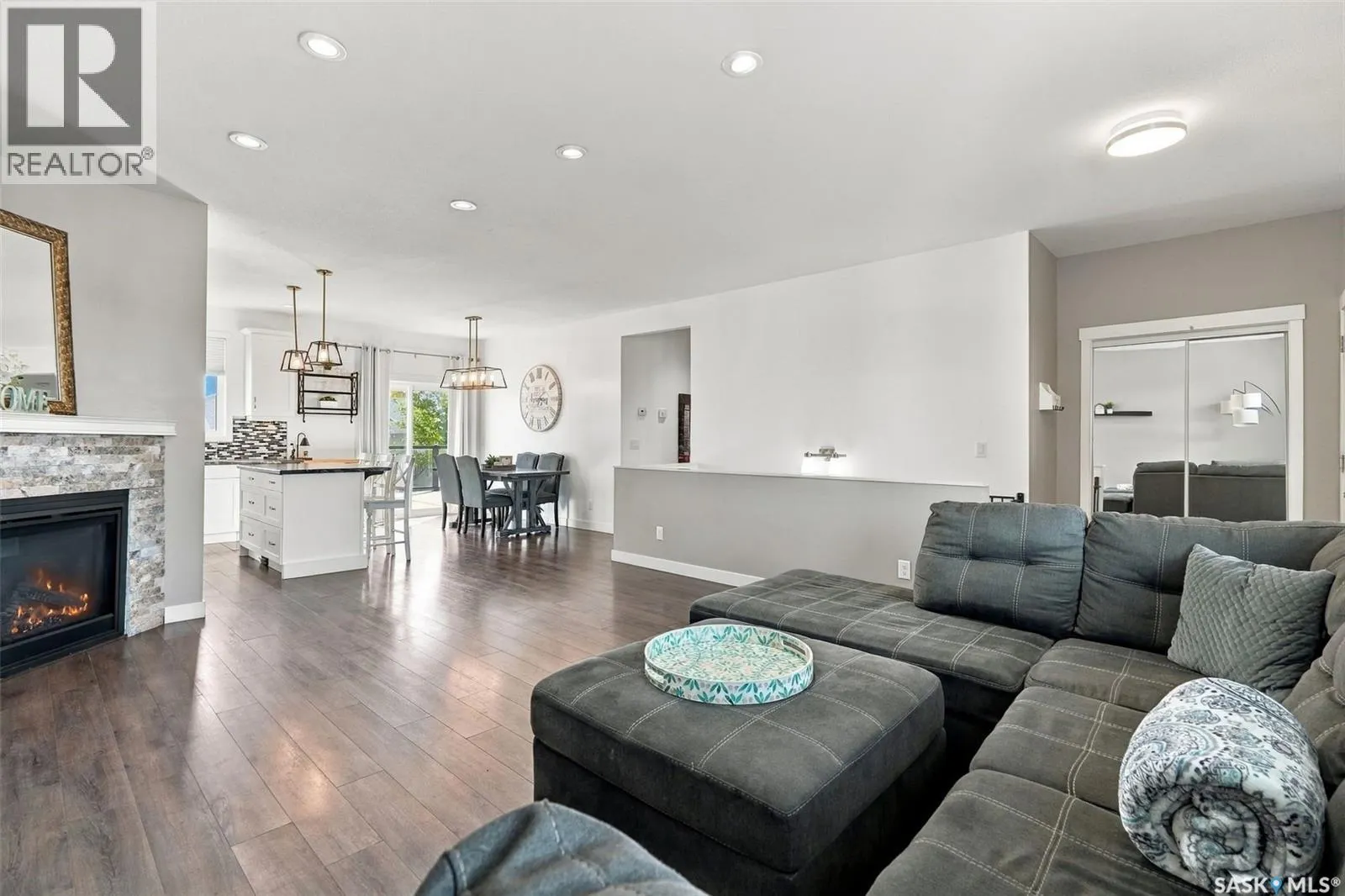 638 Aspen CRESCENT