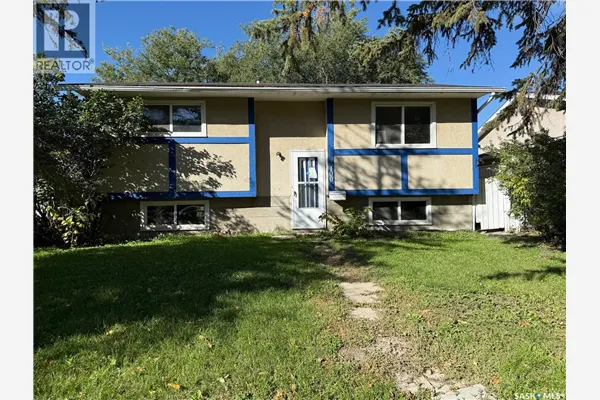 100 Marshall CRESCENT