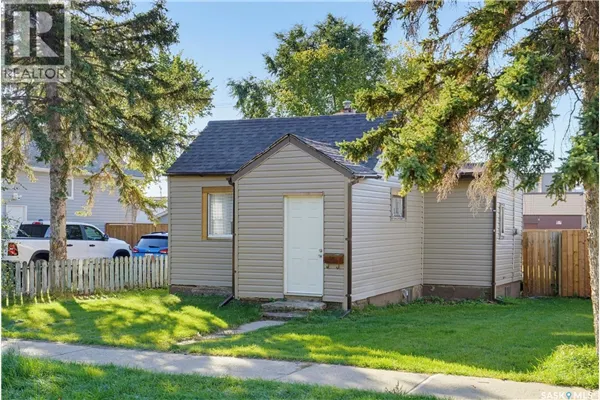 915 23rd STREET W