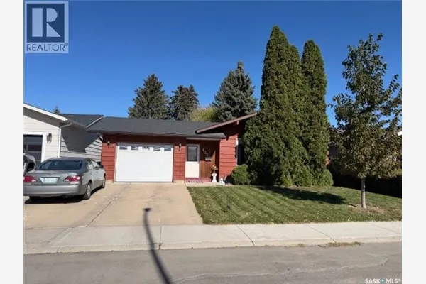 New listing for sale: 422 MANNING LANE, Saskatoon, SK