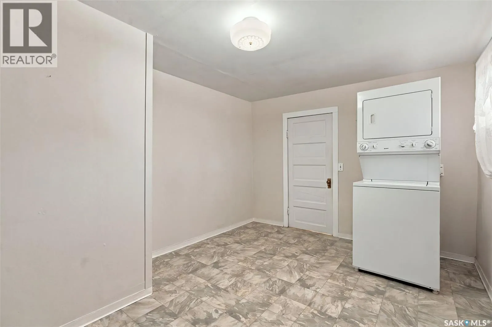 308 2nd STREET S
