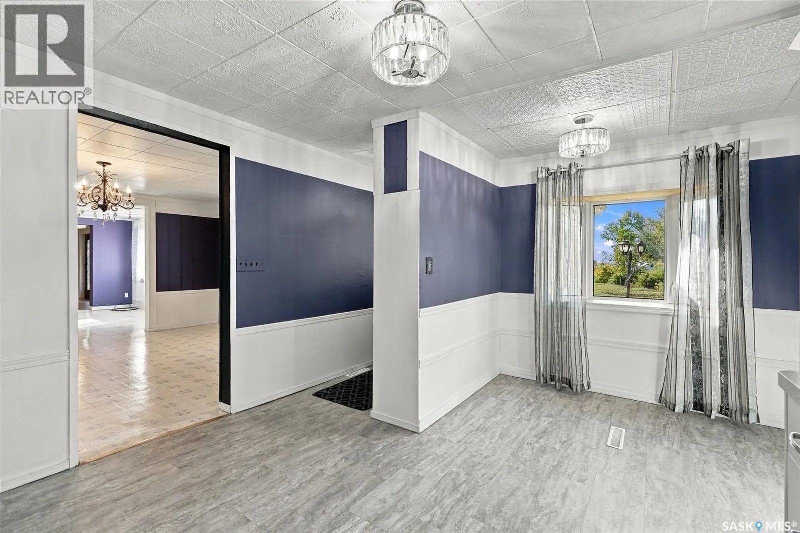 308 2nd STREET S