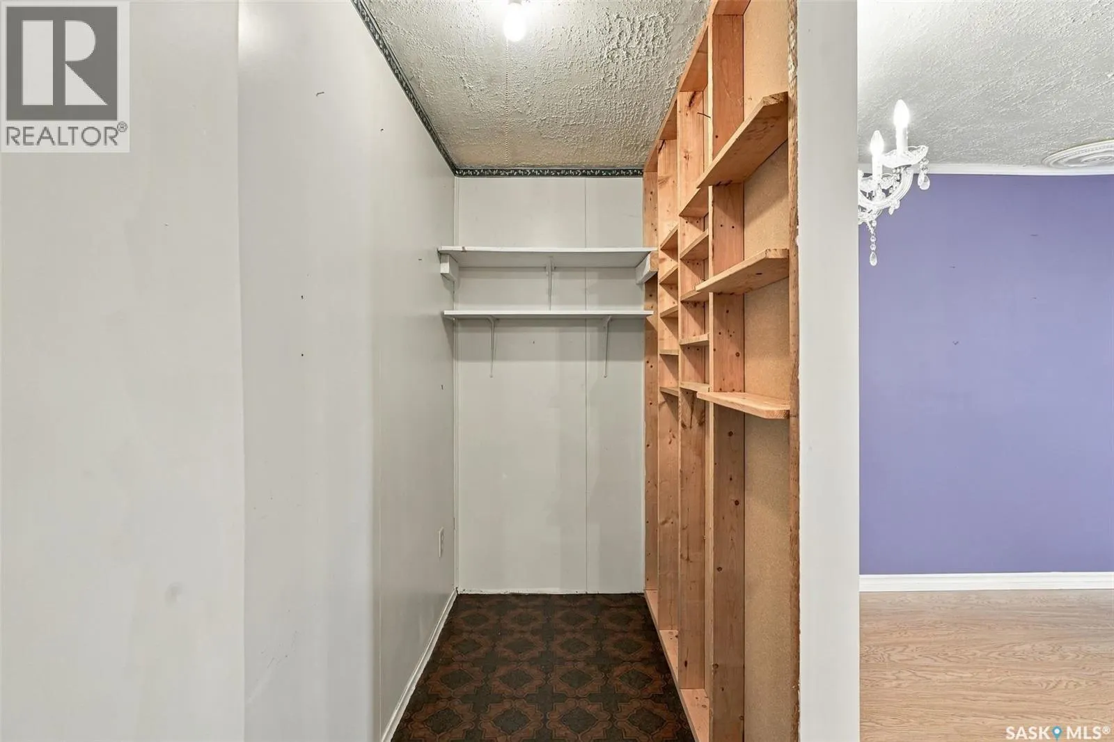 308 2nd STREET S