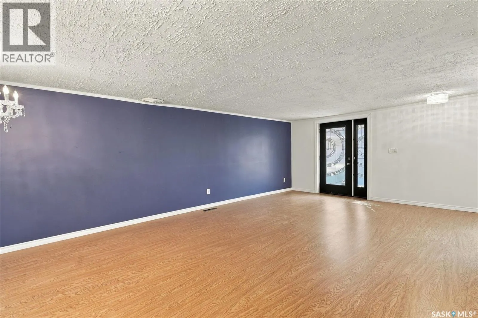 308 2nd STREET S