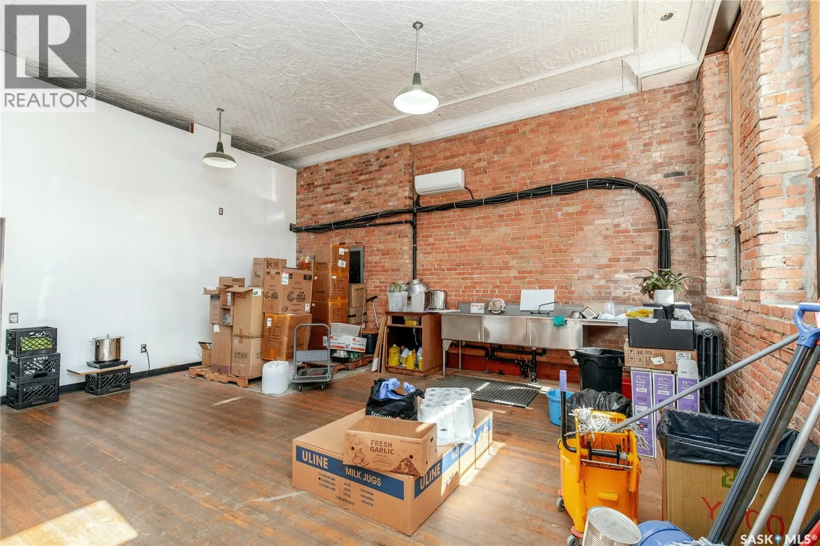 45 High STREET W