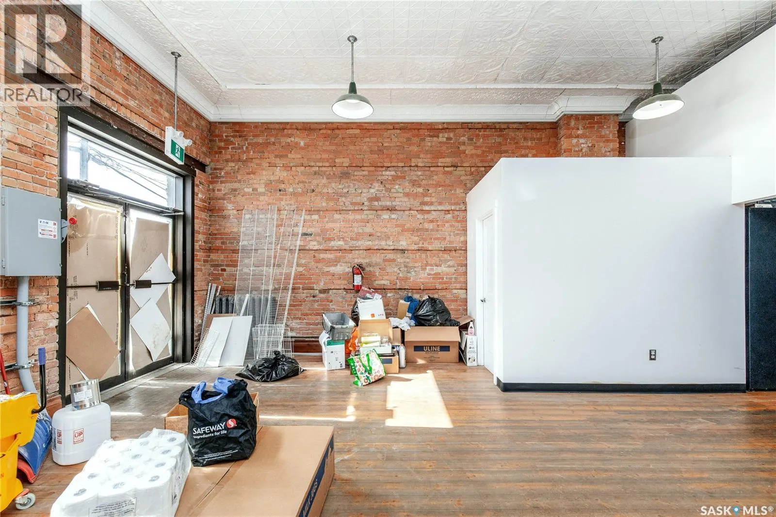45 High STREET W